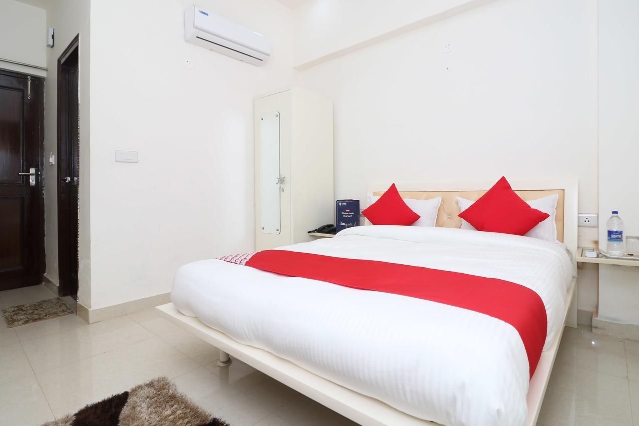 Oyo 13406 Hotel Golden Leaf Bareilly Exterior foto
